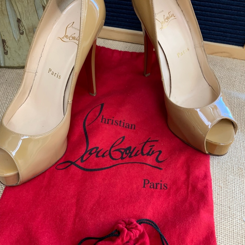 Christian Louboutin  6.5 lady peeps heels